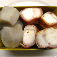 里芋のブイヨン煮・天然真鯛ベーコン巻トマトクリームソース